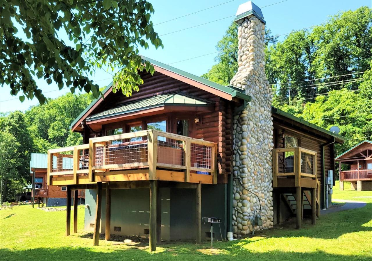 Skinny Dippin'-River Front- Free Tickets-Dog Friendly-Sleeps 6 鸽子谷 外观 照片